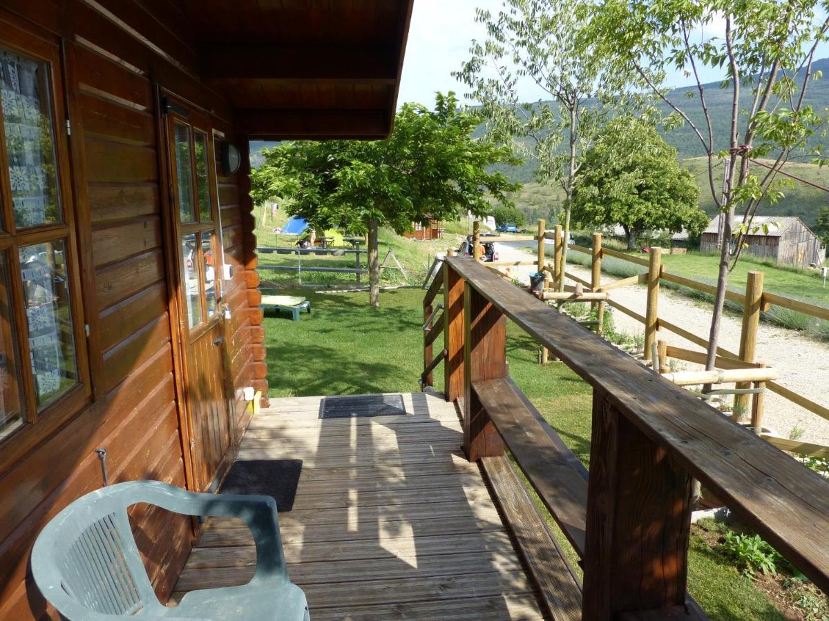 Les Cabanes De Bourras La Palud-sur-Verdon Exterior photo